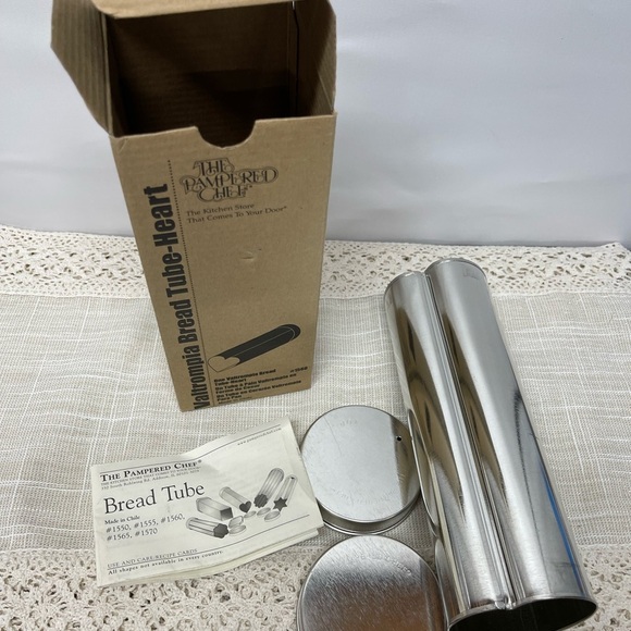 The Pampered Chef Valtrompia Bread Tube Heart Shaped #1560 Like New. - Picture 10 of 12
